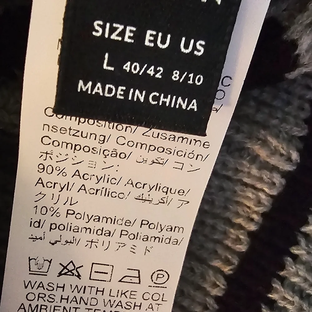 Shein Sweater Quarter Zip-Up Grey and Black Large Cropped - Picture 6 of 10